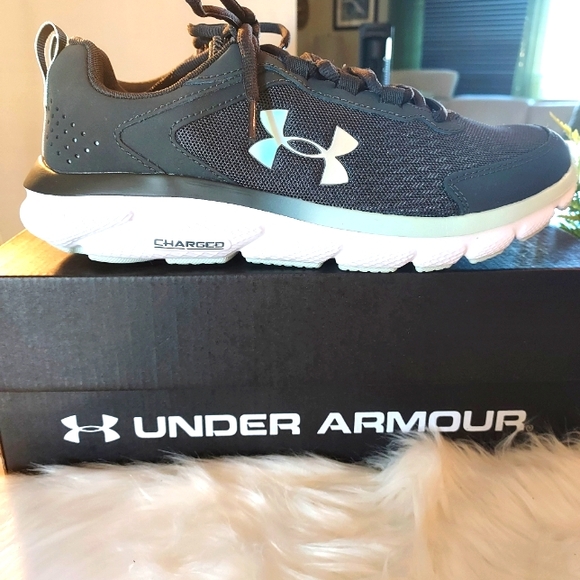 Under Armour : Women's UA W Charged Assert 9 Irid Performance Running Shoe. NWB - Picture 3 of 9